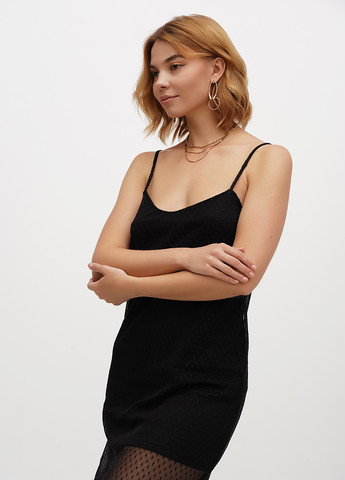 Черное вечернее платье Stradivarius однотонное