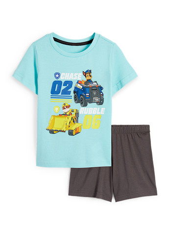 Комбинированный демисезонный комплект (футболка, шорты) C&A