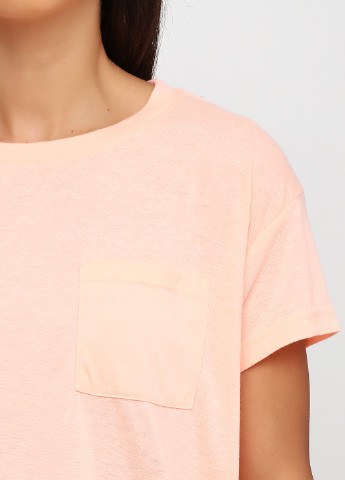Персиковая летняя футболка Terranova