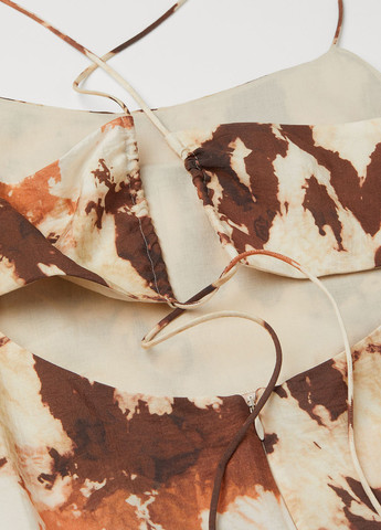 Бежевое кэжуал платье клеш H&M с абстрактным узором