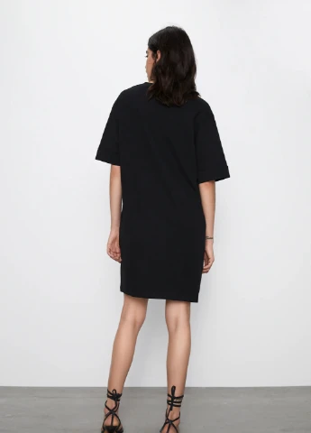 Черное кэжуал платье-футболка Zara однотонное