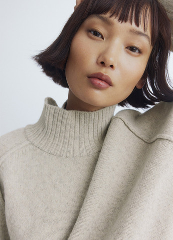 Светло-серый зимний свитер для беременных H&M