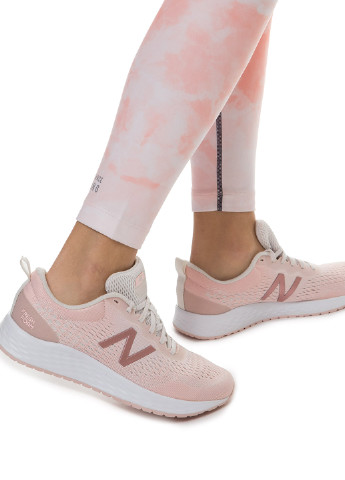 Светло-розовые всесезонные кроссовки New Balance Arish