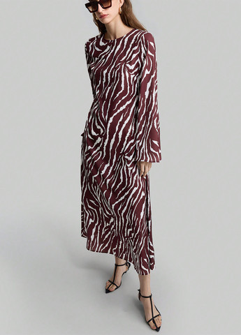 Коричневое кэжуал платье а-силуэт SHEIN с рисунком