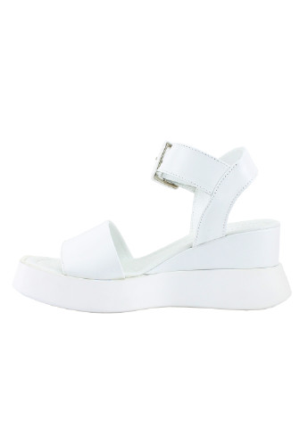 Белые босоножки Twenty Two