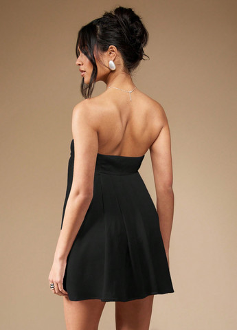 Черное коктейльное, вечернее платье с открытыми плечами, с открытой спиной SHEIN однотонное