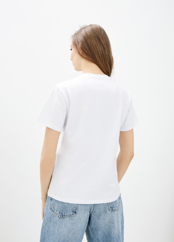 Біла всесезон футболка Daria Karpiuk