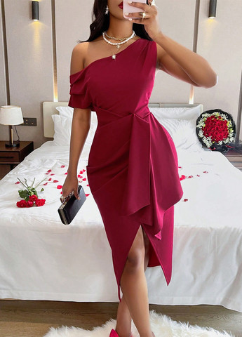 Бордовое праздничный платье на одно плечо SHEIN однотонное