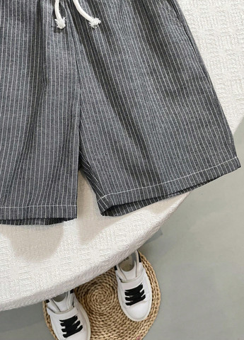 Светло-серый летний комплект (футболка, шорты) SHEIN