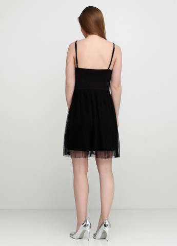 Черное кэжуал платье Mi Ami однотонное