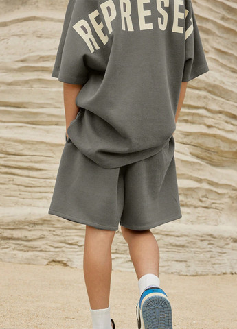 Серый летний костюм (футболка, шорты) с шортами SHEIN