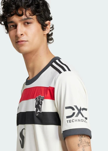 Біла футболка adidas