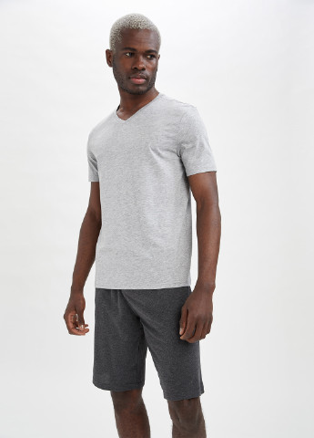 Комбинированный демисезонный комплект(шорты, футболка) DeFacto