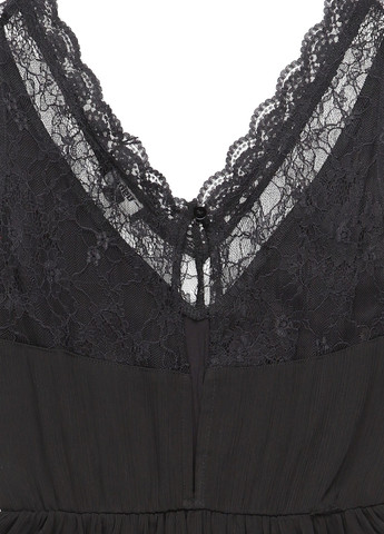 Черное коктейльное платье Tigha однотонное