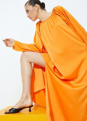 Оранжевое кэжуал платье с открытой спиной, оверсайз H&M однотонное