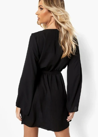 Черное платье Boohoo