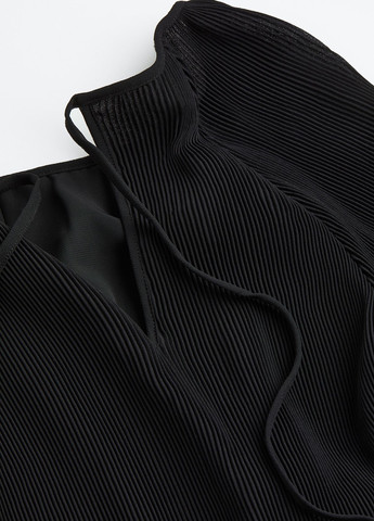 Чорна кежуал сукня плісована H&M однотонна