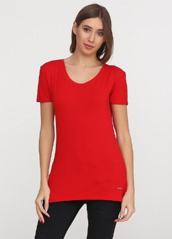 Красная летняя футболка Nuvola