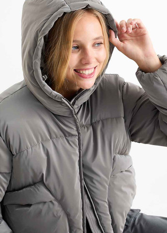 Серая демисезонная куртка C&A