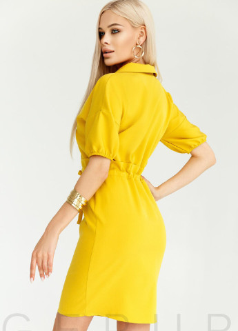 Желтое деловое платье-футляр насыщенного горчичного оттенка Gepur однотонное