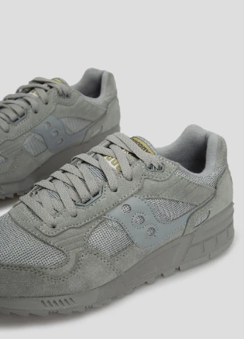 Серые всесезонные серые кроссовки shadow 5000 из текстиля и замши Saucony