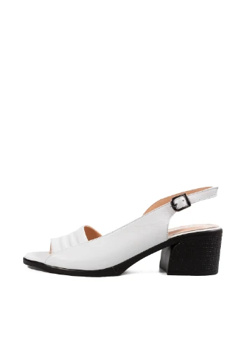 Белые босоножки Heya Shoes с ремешком