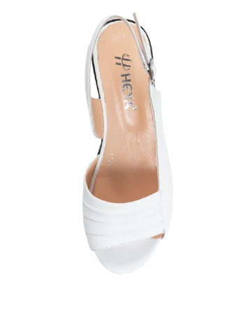 Белые босоножки Heya Shoes с ремешком