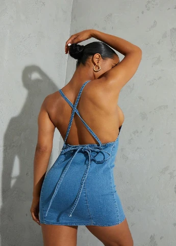 Синя кежуал сукня PrettyLittleThing однотонна