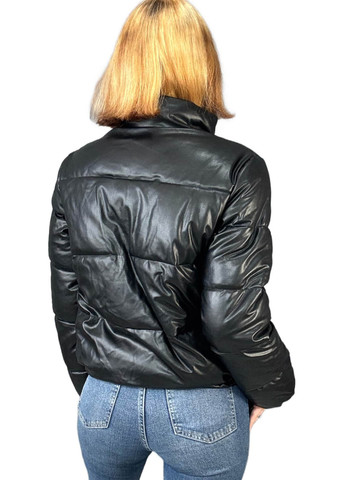 Черная демисезонная куртка H&M