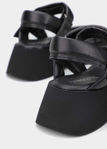 Черные босоножки Braska на липучке