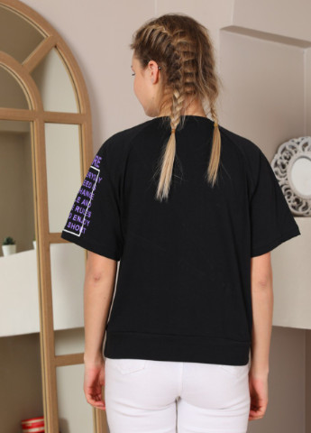 Черная всесезон футболка женская черная оверсайз с надписями с коротким рукавом MDG Свободная