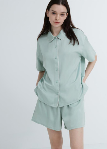 Мятная всесезон пижама (рубашка, шорты) рубашка + шорты Uniqlo