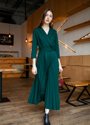 Темно-зелена кежуал сукня плісована, кльош, на запах MaCo exclusive однотонна