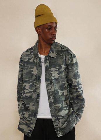 Цветная джинсовая, кэжуал рубашка камуфляжная SHEIN