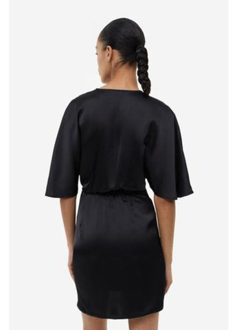 Чорна коктейльна, кежуал сукня на запах H&M однотонна