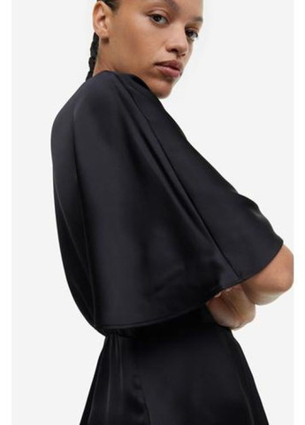 Чорна коктейльна, кежуал сукня на запах H&M однотонна