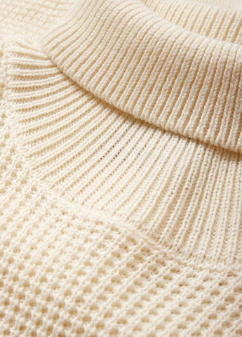 Молочный зимний свитер C&A