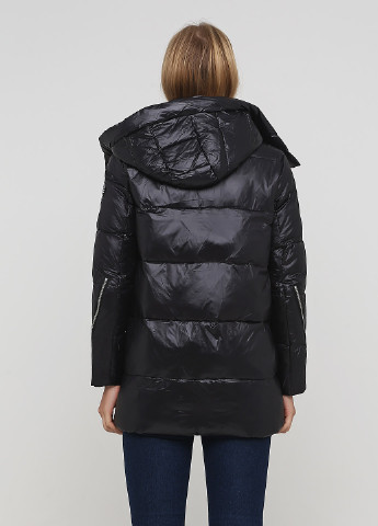 Черная зимняя куртка VINASIER