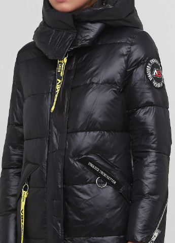 Черная зимняя куртка VINASIER