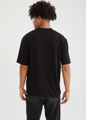 Черная футболка DeFacto