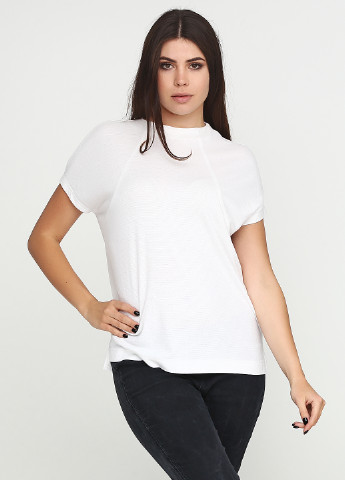 Белая летняя футболка Karen by Simonsen