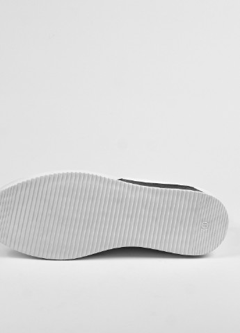Белые демисезонные кроссовки перфорированные мужские белые ALTURA
