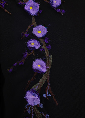 Черный свитшот Nora Kvittin однотонный аппликация, вышивка (301079921)