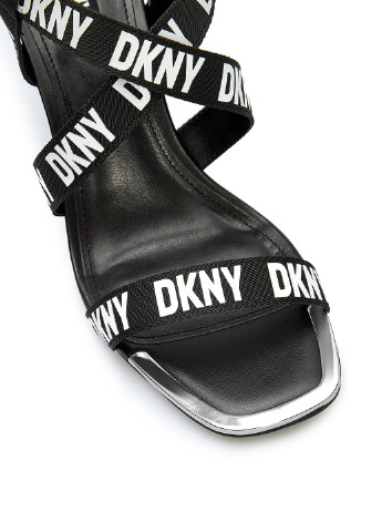 Черные босоножки DKNY без застежки с логотипом
