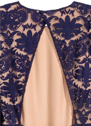 Фіолетова коктейльна сукня H&M з орнаментом