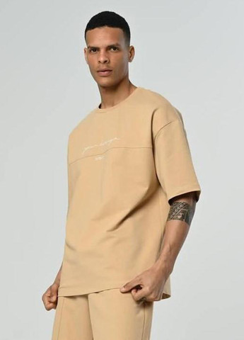 Бежевий літній костюм (футболка, шорти) з шортами No Brand