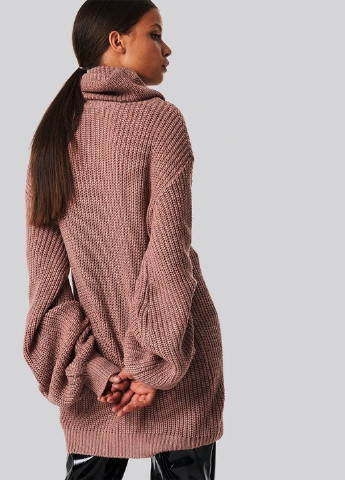 Розово-коричневый зимний свитер NA-KD