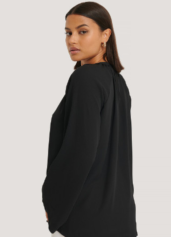 Чёрная блуза NA-KD