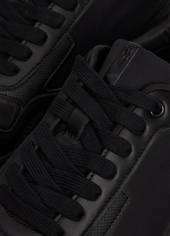 Черные всесезонные кроссовки PRPY