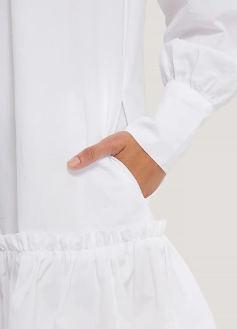 Білий кежуал сукня NA-KD однотонна